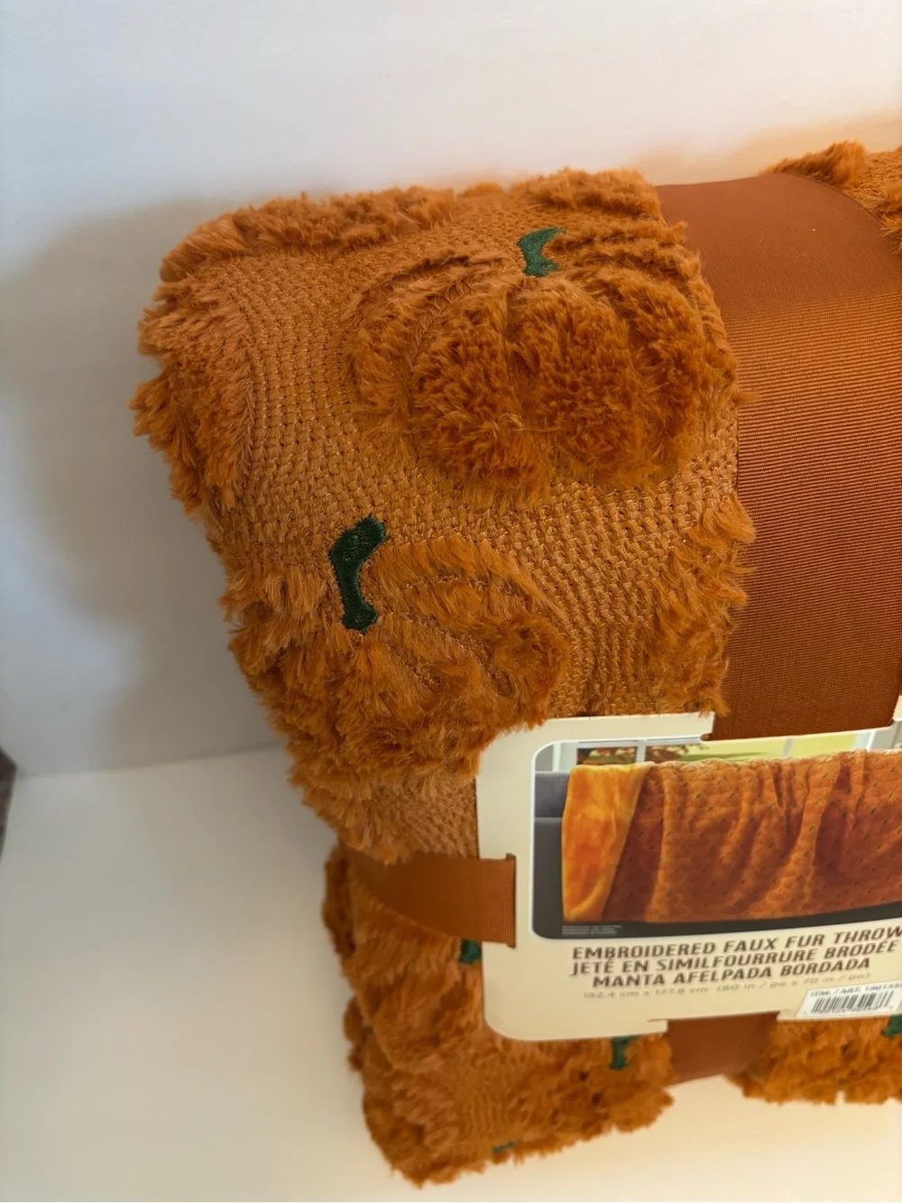 NWT Costco Halloween Faux Fur Embroidered Throw Blanket Pumpkin 60x70